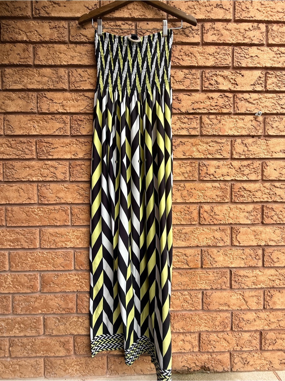 💫4/$25 • Cruise Strapless Smocked Geometric Chevron Maxi Dress